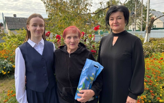 Поздравление ветеранов педагогического труда с Днем учителя